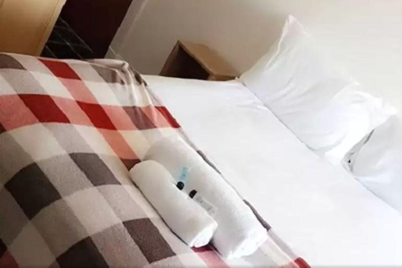 Oyo Gothenburg Hotel 던펌린 외부 사진